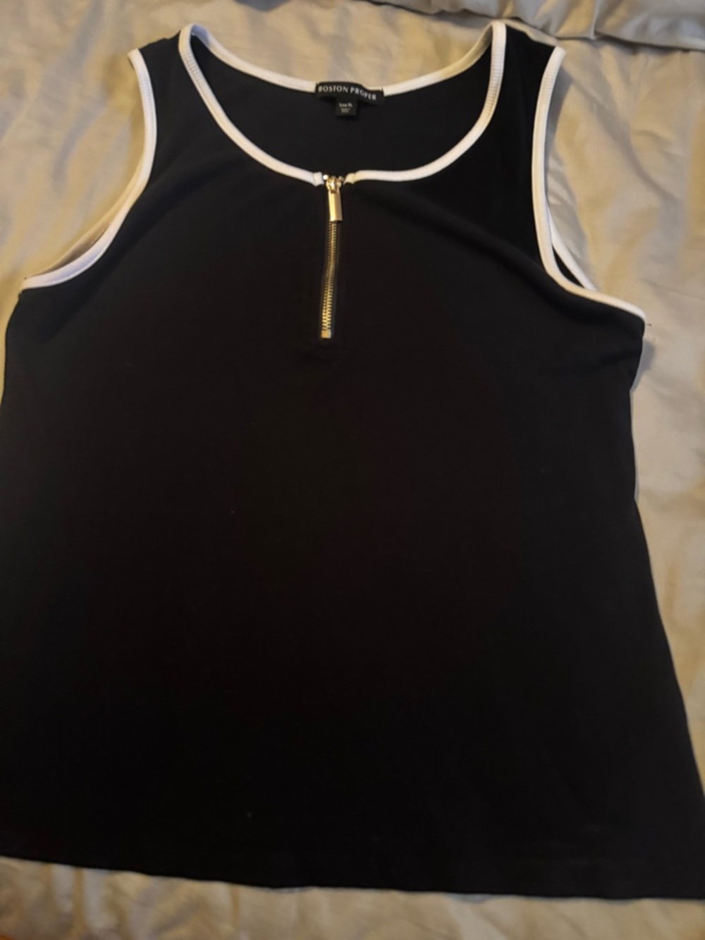 Sleeveless tank top